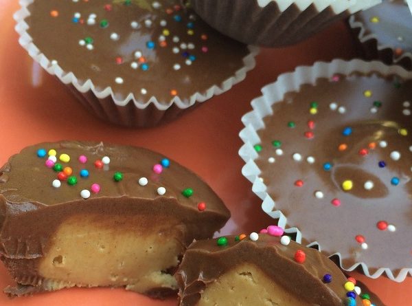 sprinkled-chocolate-peanut-butter-cups-homemade-candy-store-favorite-recipe