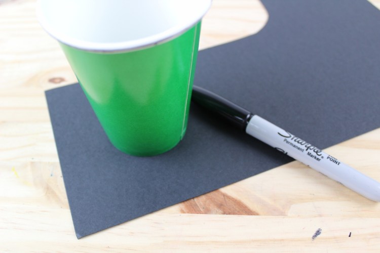 Halloween Witch Treat Cups - an easy DIY Halloween craft that PERFECT for holding your party favours!